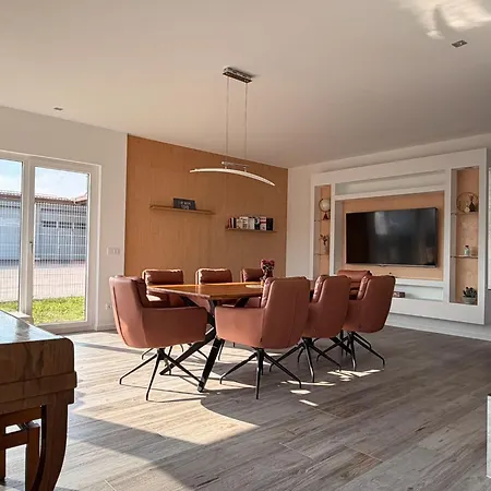 Luxus - 240m2-sauna-kamin-4 Schlafzimmer-2 Baeder Igling
