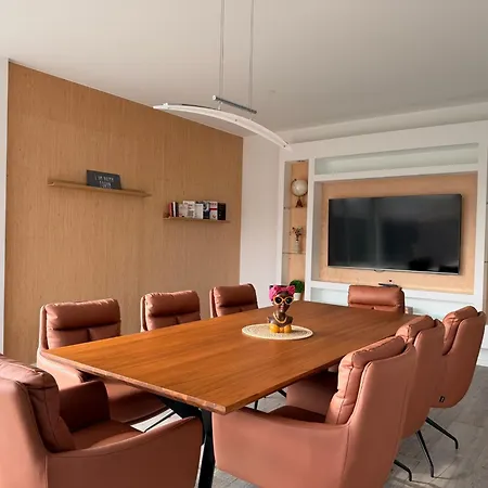 펜션 Luxus - 240m2-sauna-kamin-4 Schlafzimmer-2 Baeder