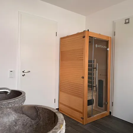 펜션 Luxus - 240m2-sauna-kamin-4 Schlafzimmer-2 Baeder