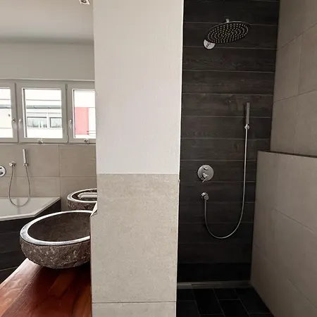 펜션 Luxus - 240m2-sauna-kamin-4 Schlafzimmer-2 Baeder Igling