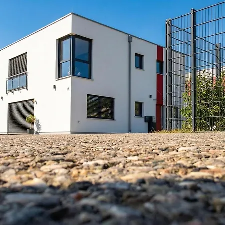 Luxus - 240m2-sauna-kamin-4 Schlafzimmer-2 Baeder