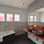 Luxus - 240m2-sauna-kamin-4 Schlafzimmer-2 Baeder Igling